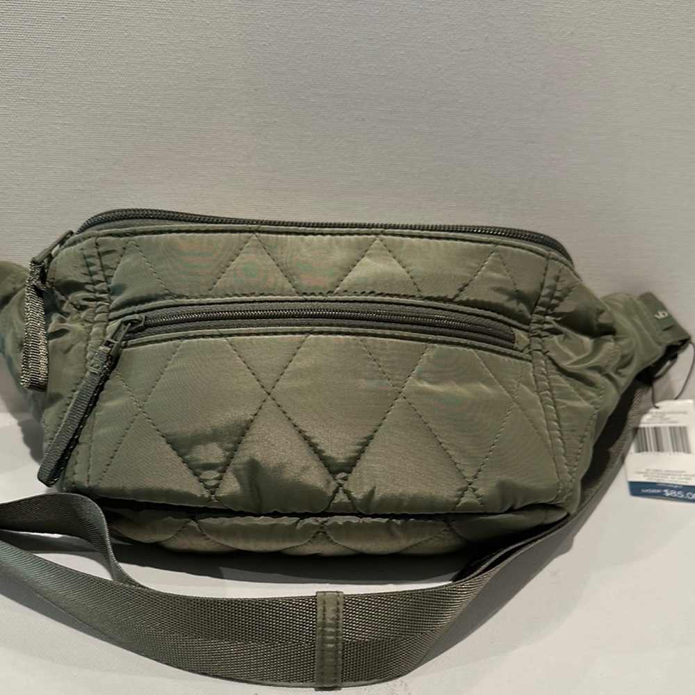 NWT Vera Bradley Quilted Green Bum Bag with adjustable Strap.
